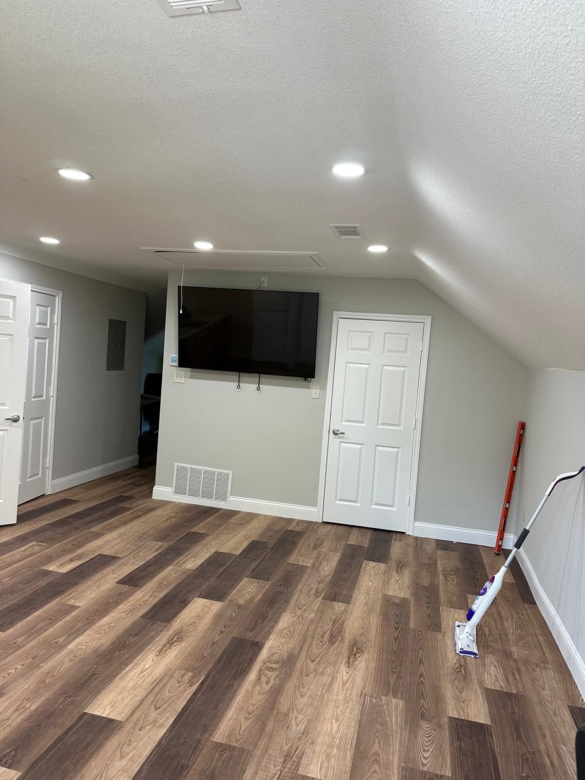 Finished interior remodeling space